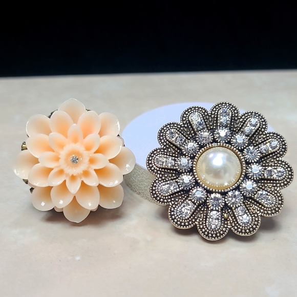 Floral Brooch and Flower Statement Rings in Cream and Brass / SilverTone